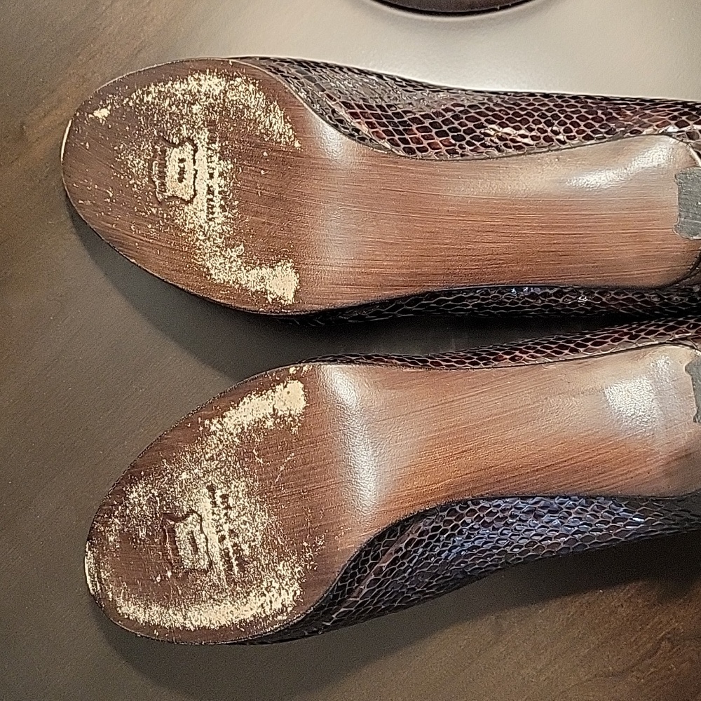 Stuart Weitzman Pumps - image 6